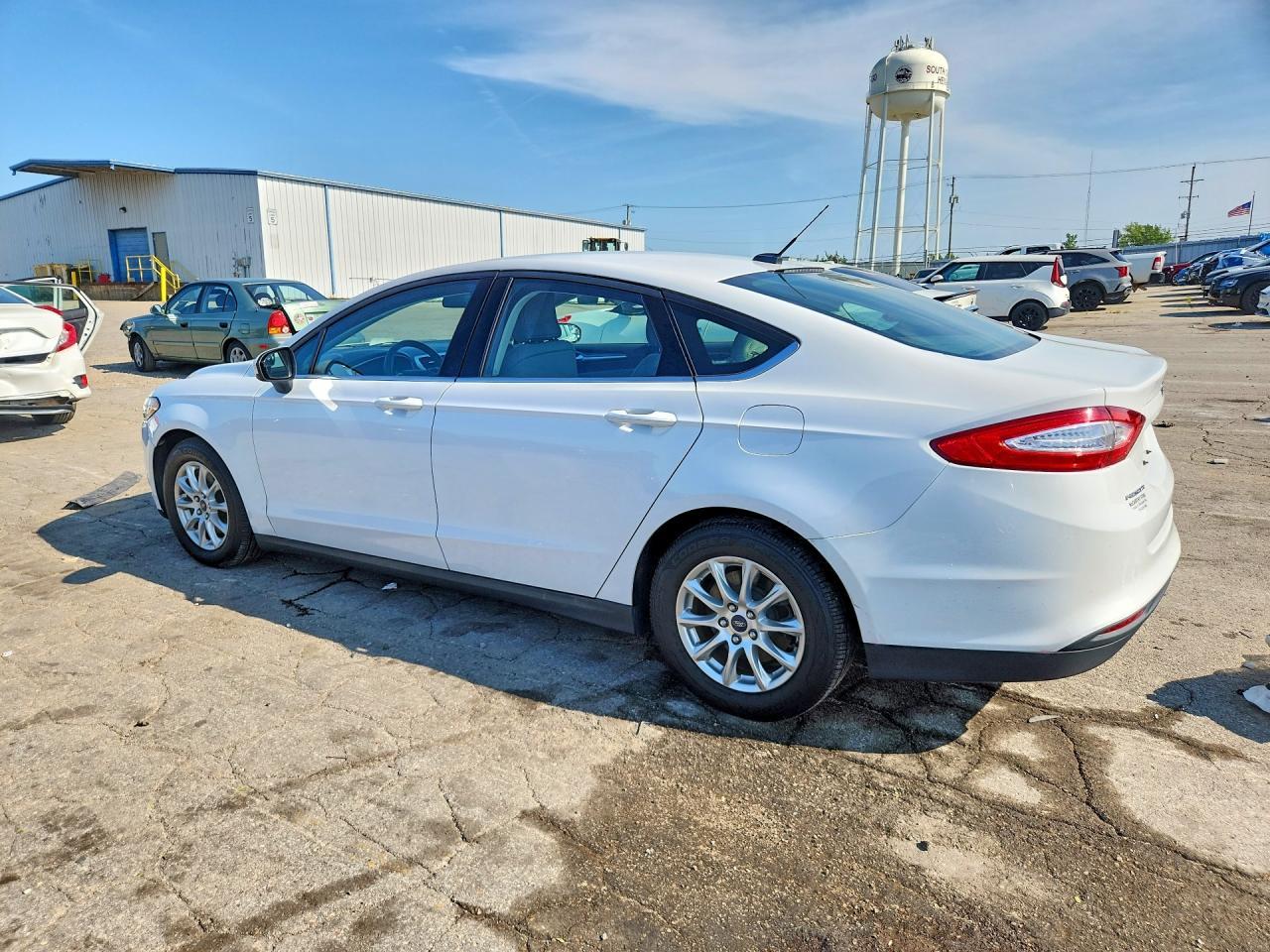 2016 Ford Fusion S - zdjęcie 2