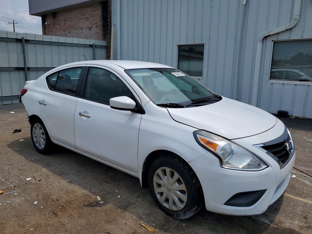 2019 Nissan Versa Sv - zdjęcie 4