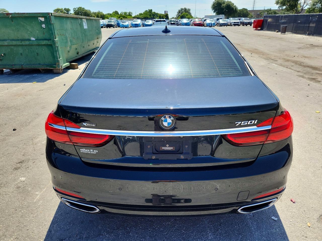 2016 BMW Seria 7 750i - zdjęcie 6