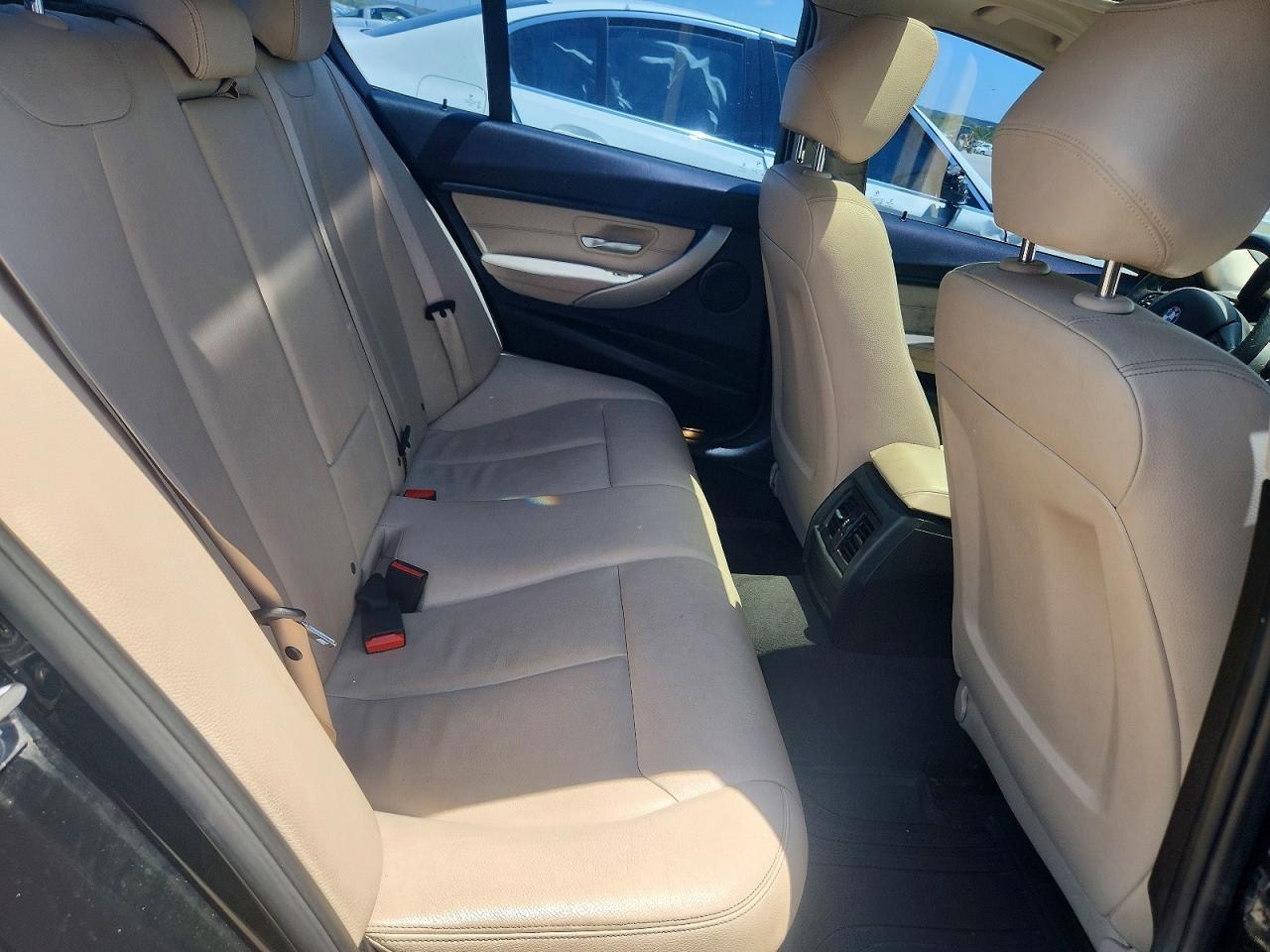 2015 BMW 320 I xDrive - zdjęcie 10