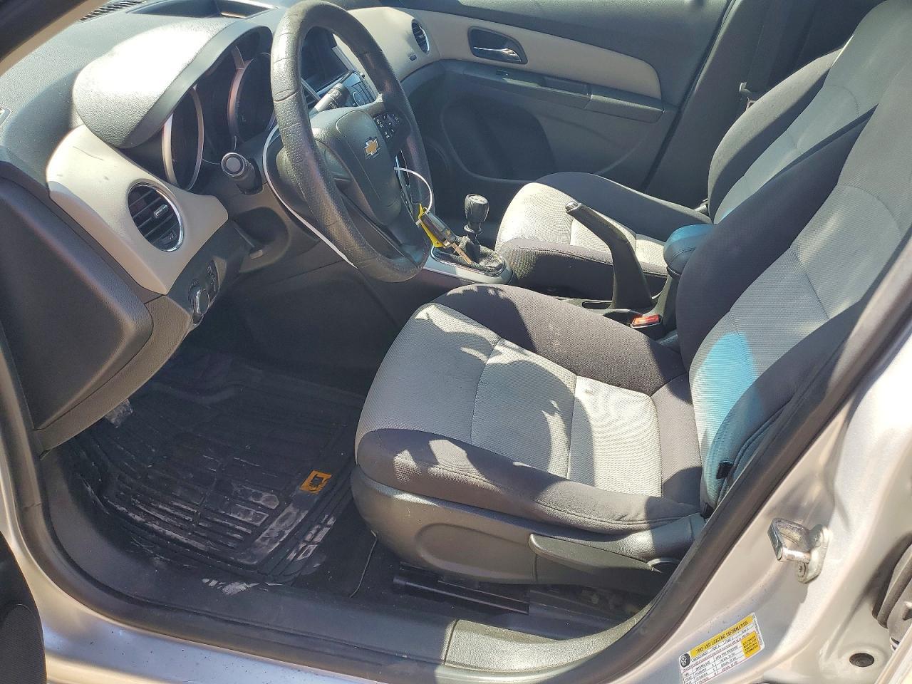2014 Chevrolet Cruze Ls - zdjęcie 13