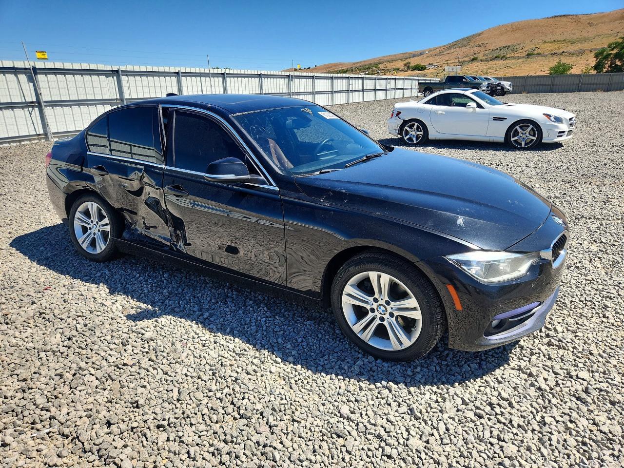 2017 BMW Seria 3 330i - zdjęcie 4