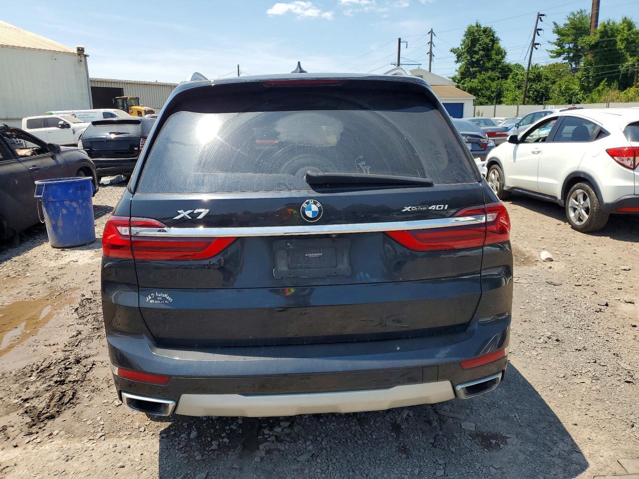 2021 BMW X7 xDrive40I - zdjęcie 6