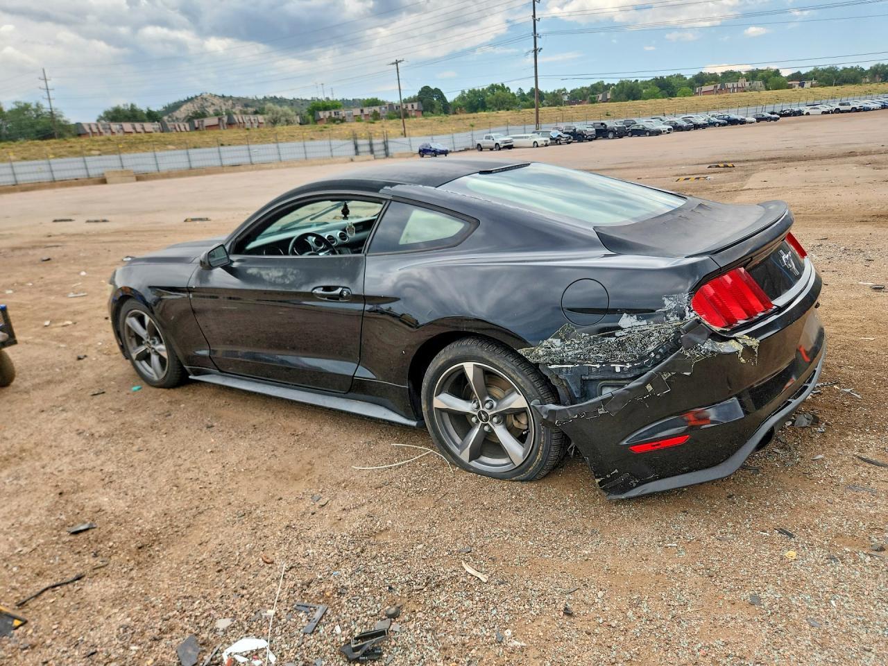 2016 Ford Mustang - zdjęcie 2