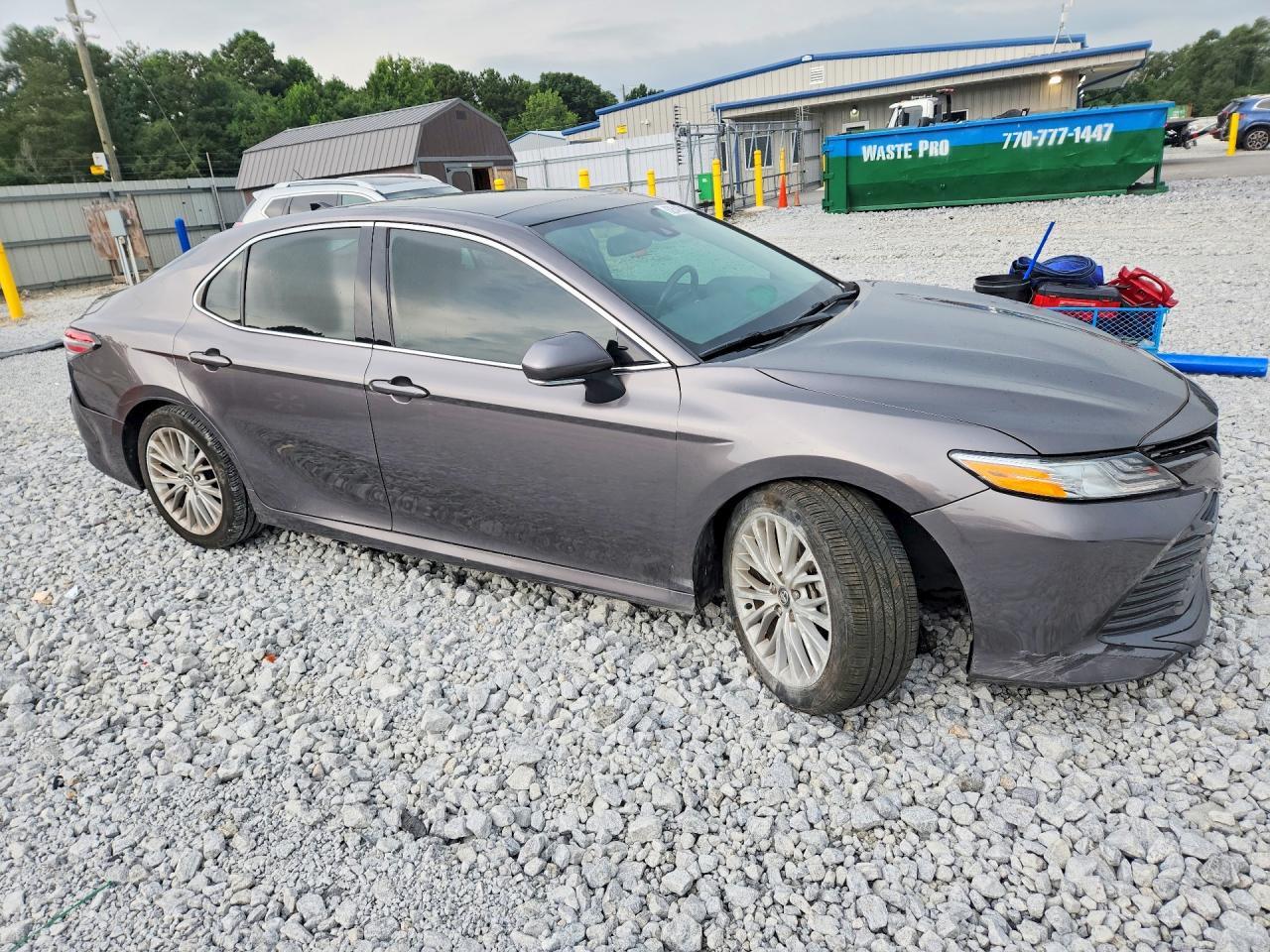 2020 Toyota Camry Xle - zdjęcie 4