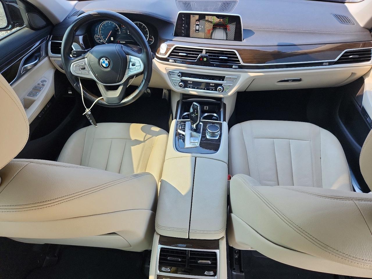 2017 BMW 740 I - zdjęcie 8