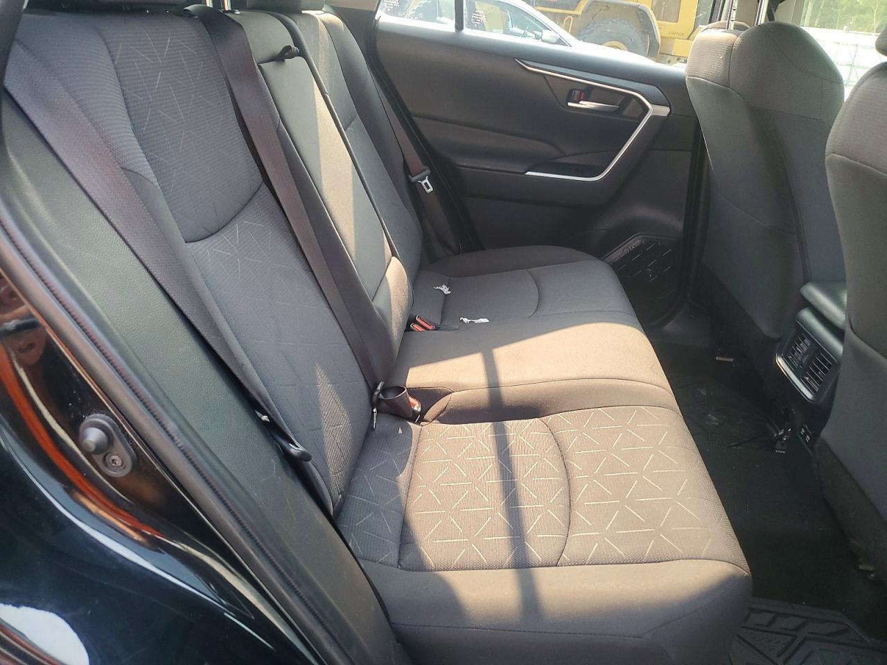 2019 Toyota Rav4 Xle - zdjęcie 11