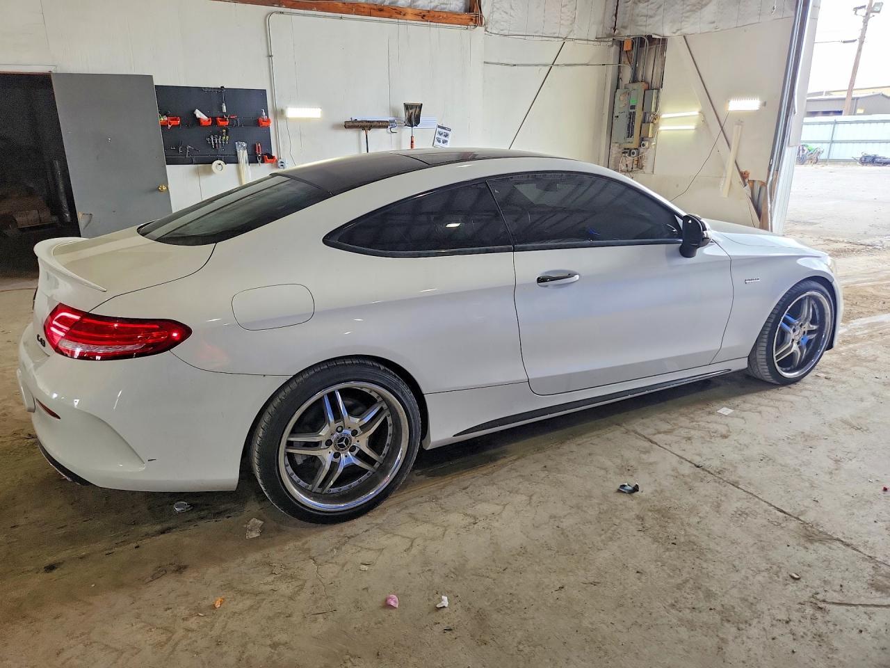 Mercedes-Benz AMG C 43 Coupe - zdjęcie 3