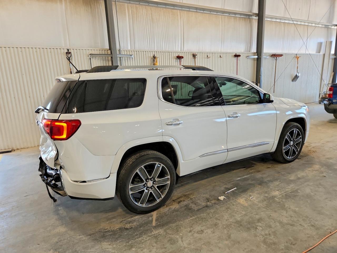 2019 GMC Acadia Denali - zdjęcie 3