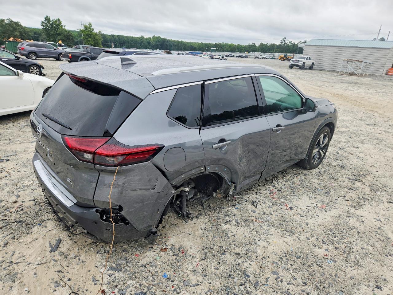 2021 Nissan Rogue Sl - zdjęcie 3