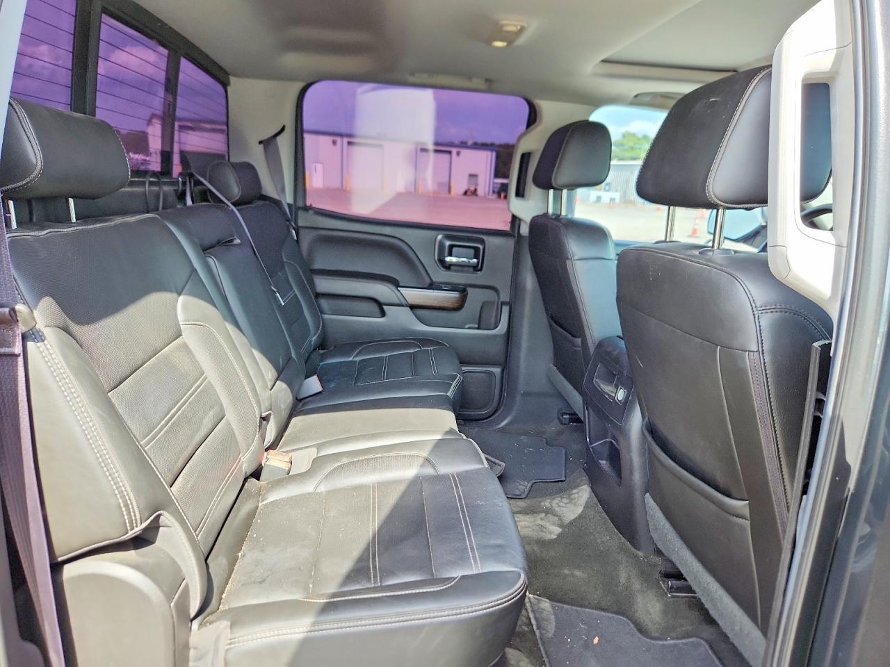 2017 GMC Sierra K1500 Denali - zdjęcie 10