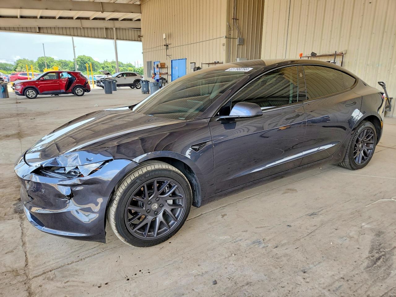 2025 Tesla Model 3 - zdjęcie główne