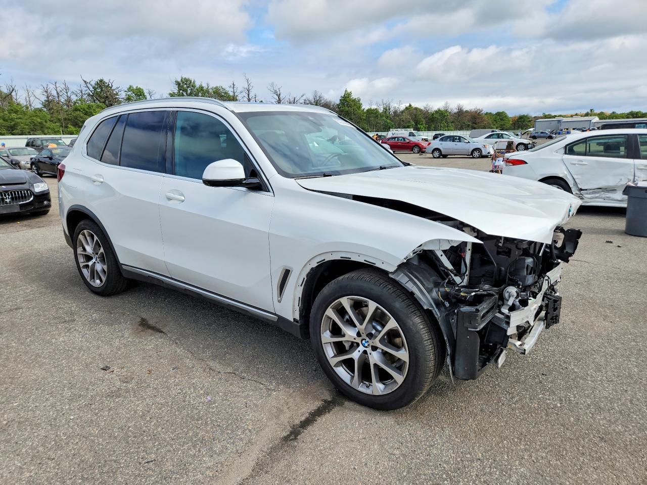 2022 BMW X5 xDrive40I - zdjęcie 4