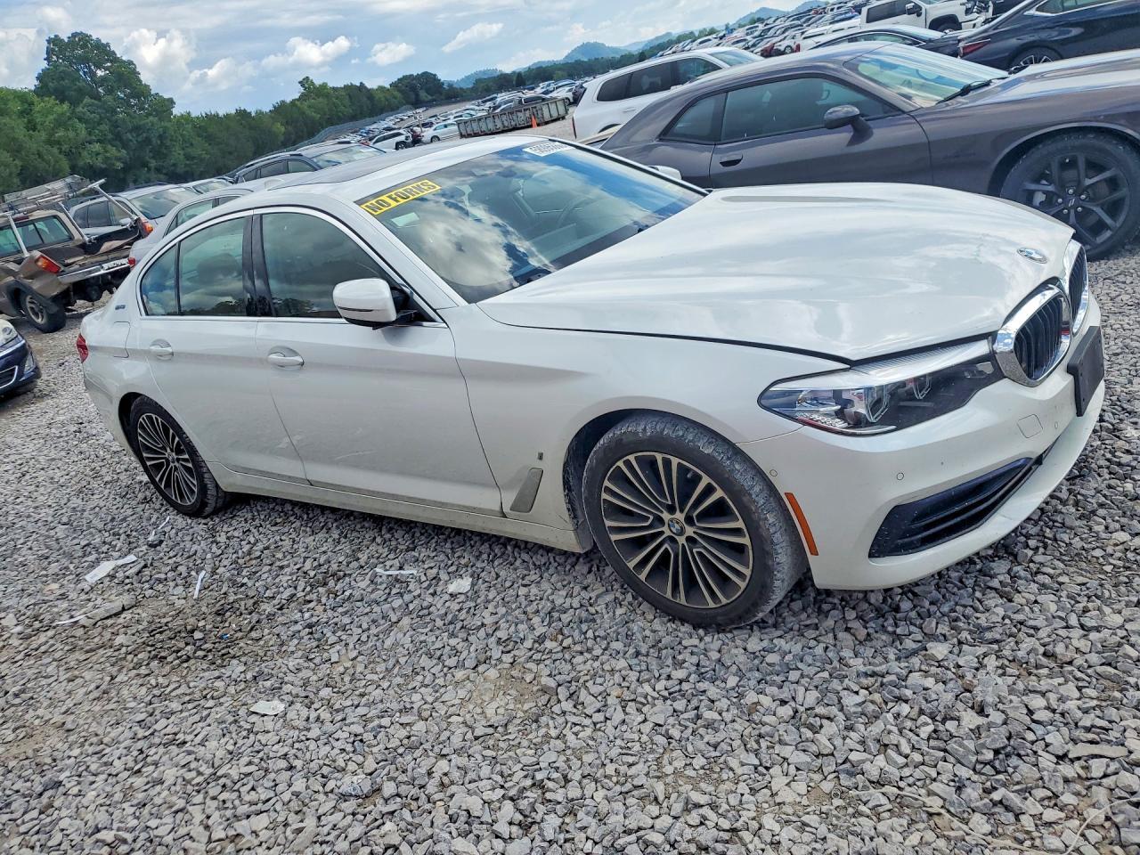 2019 BMW 530E - zdjęcie 4