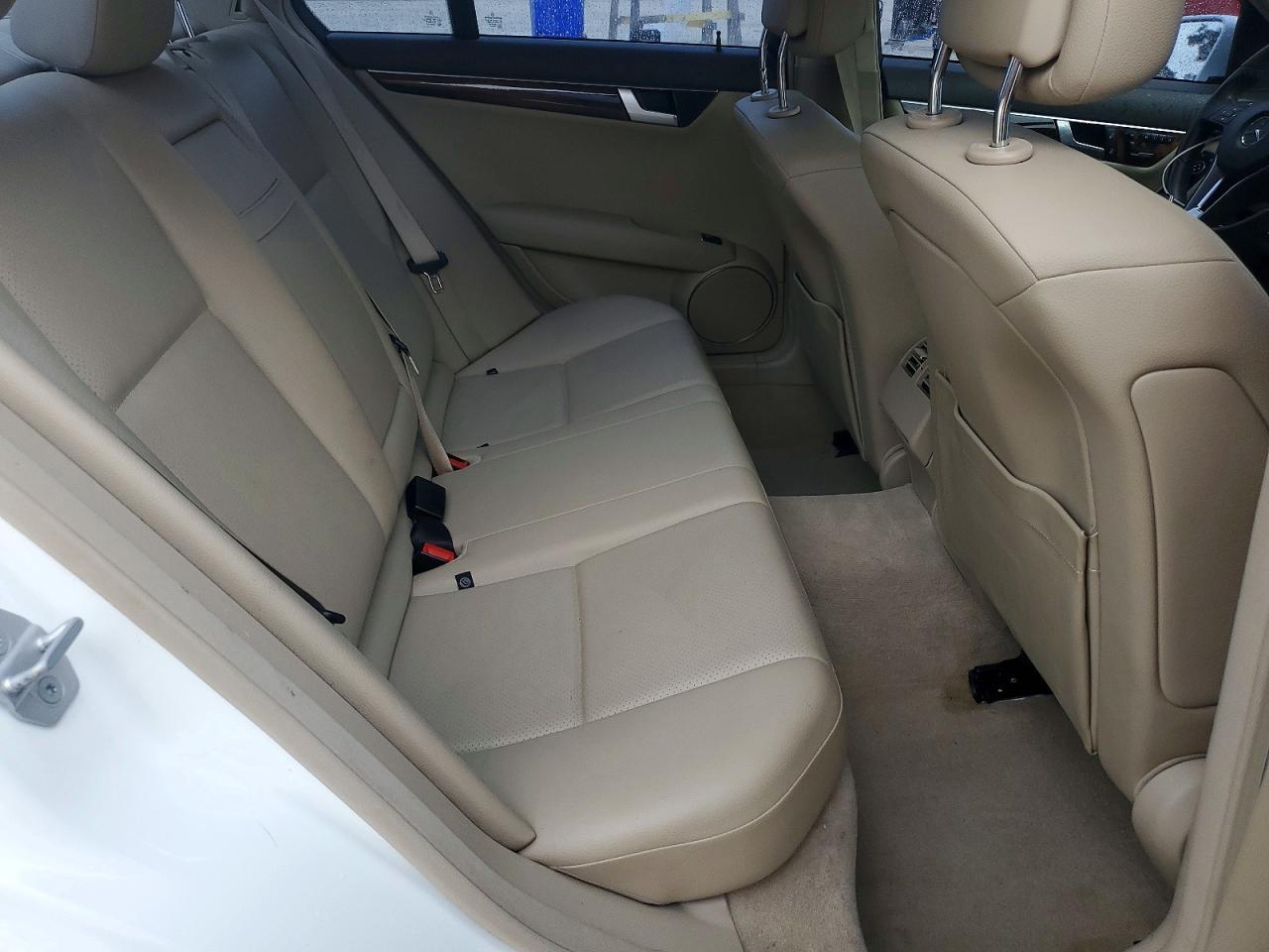 2013 Mercedes-Benz C 300 4Matic - zdjęcie 10