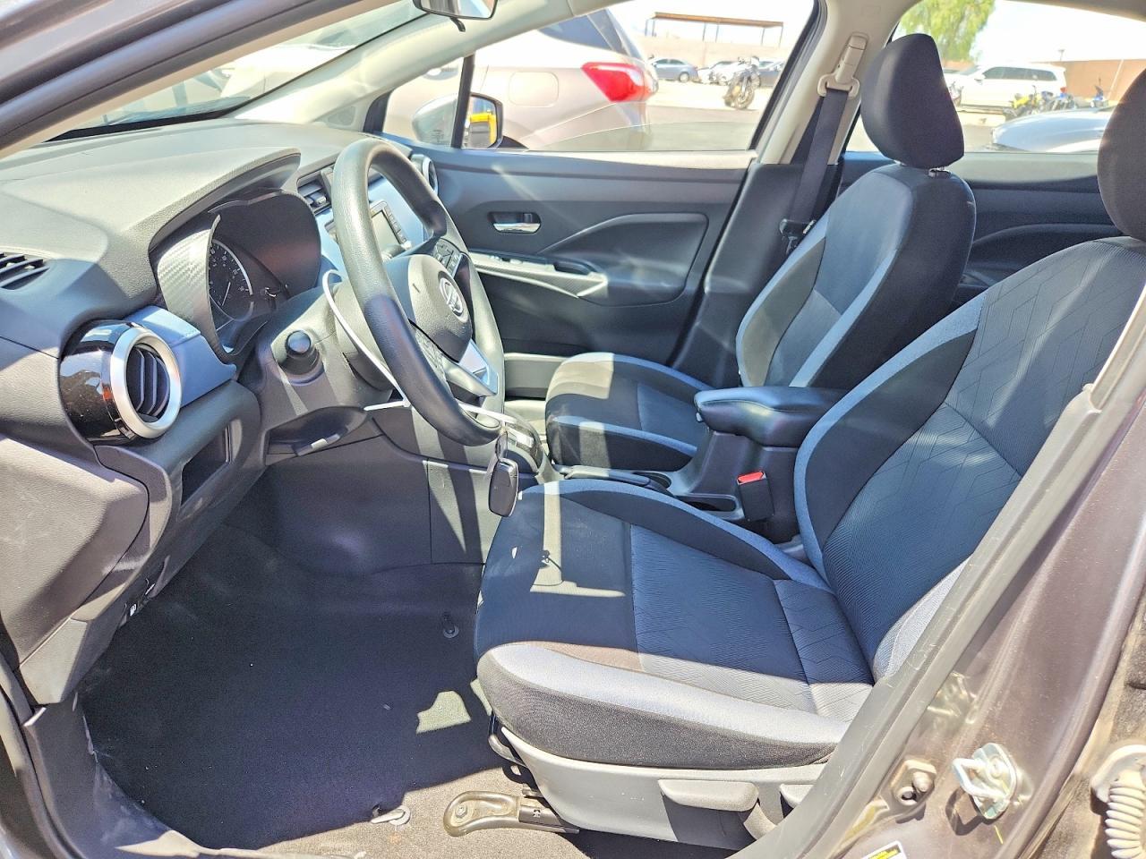 2025 Nissan Versa Sv - zdjęcie 7