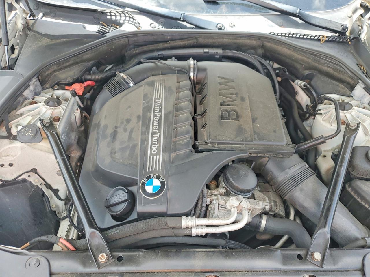 2013 BMW Seria 5 535i - zdjęcie 11