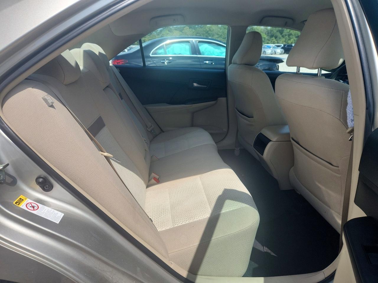 2014 Toyota Camry Le - zdjęcie 10