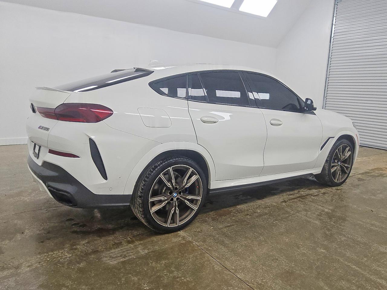2021 BMW X6 M50I - zdjęcie 3