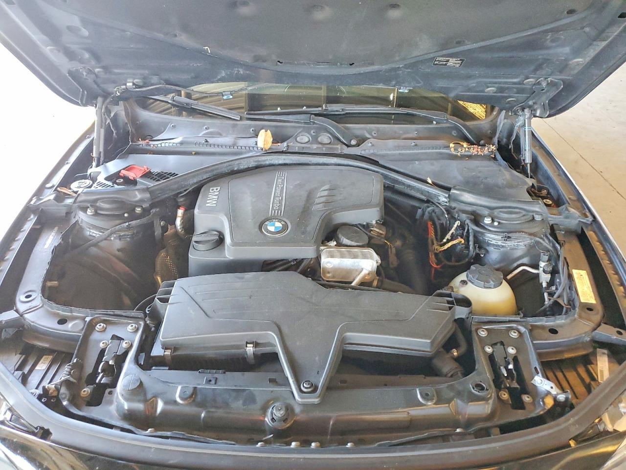2014 BMW 320 I - zdjęcie 11