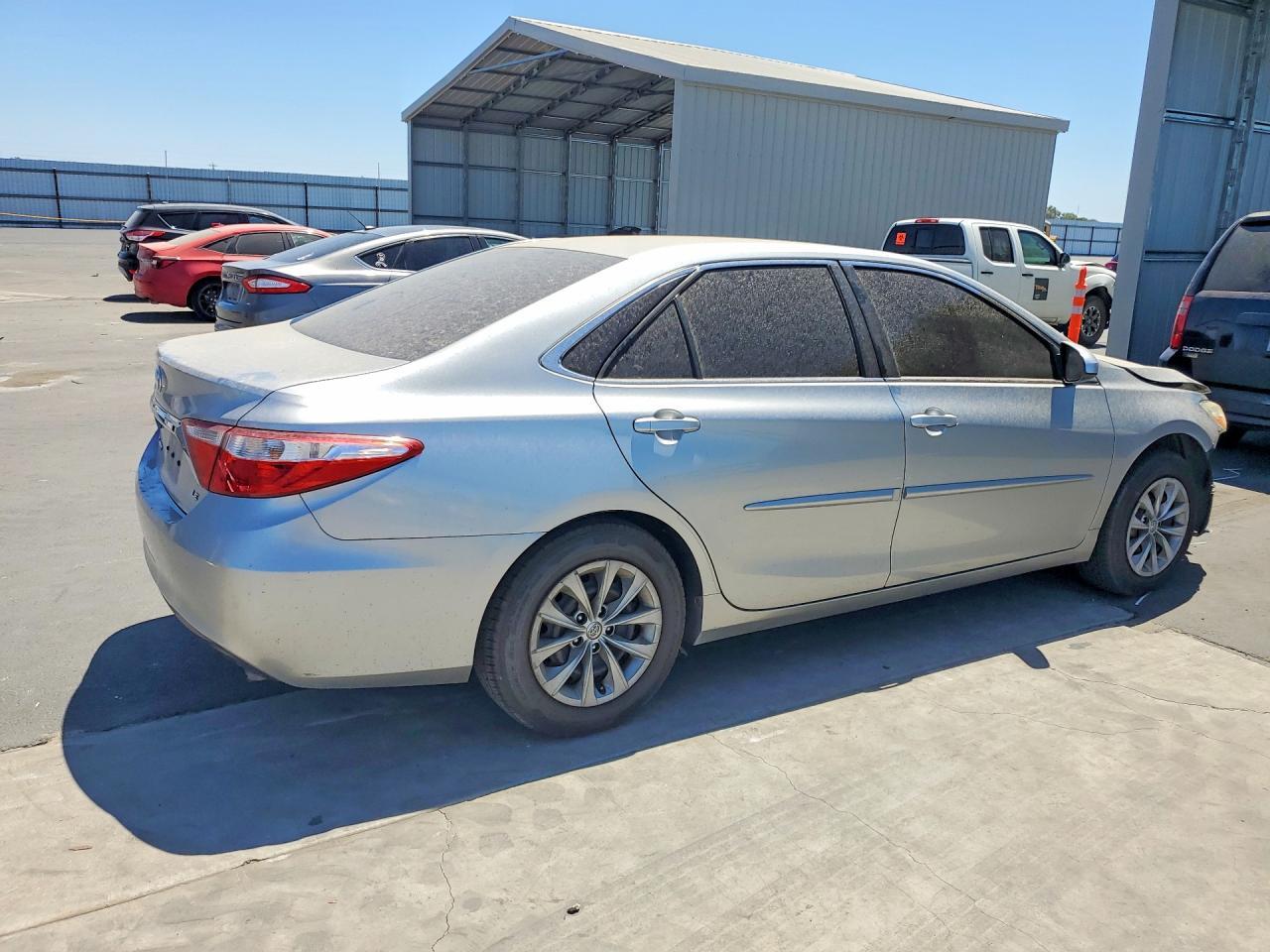 2015 Toyota Camry Le - zdjęcie 3
