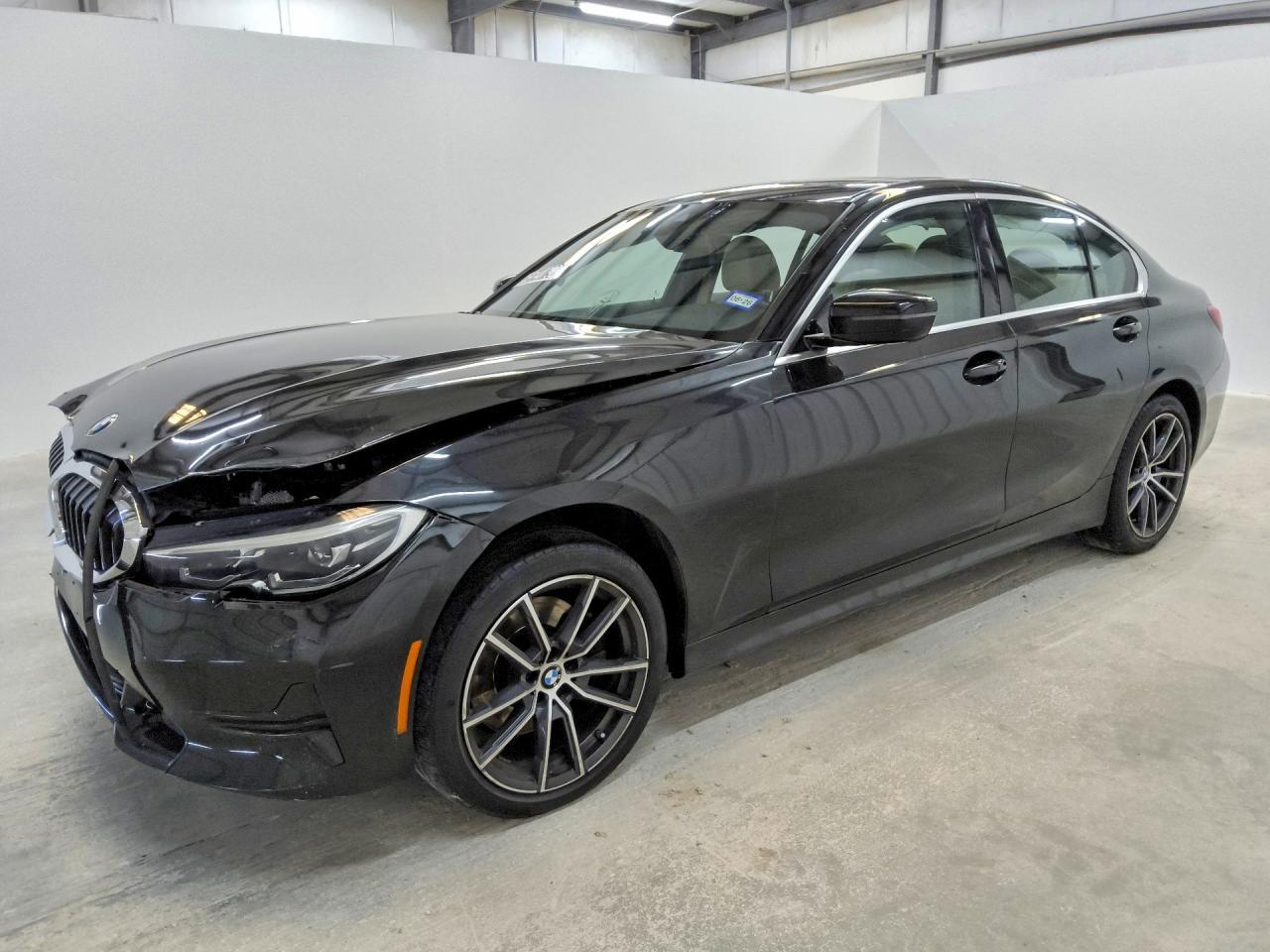 2021 BMW Seria 3 330i - zdjęcie główne