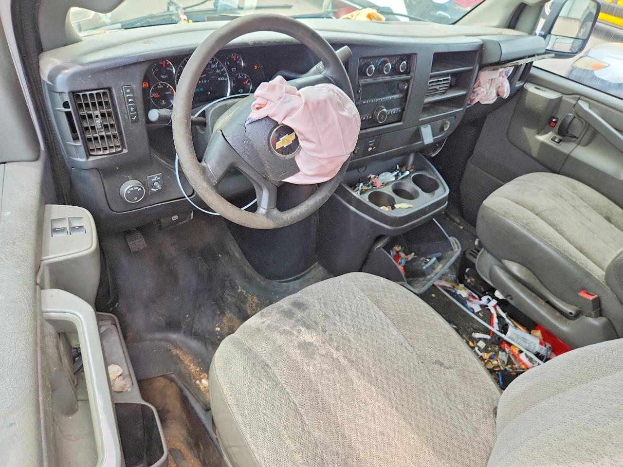 2017 Chevrolet Express G2500 - zdjęcie 8