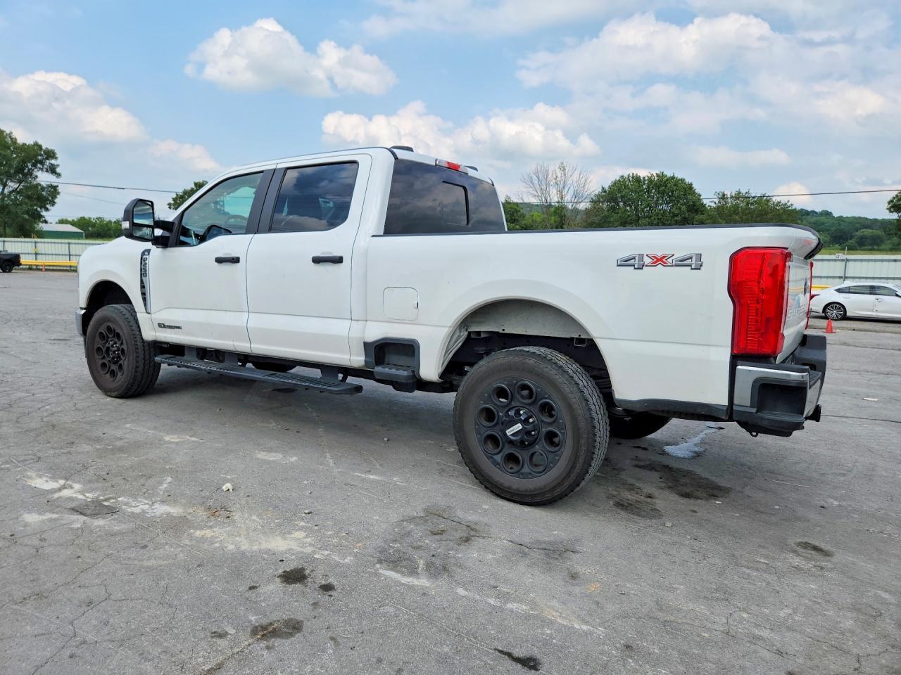 2024 Ford F250 Super Duty - zdjęcie 2