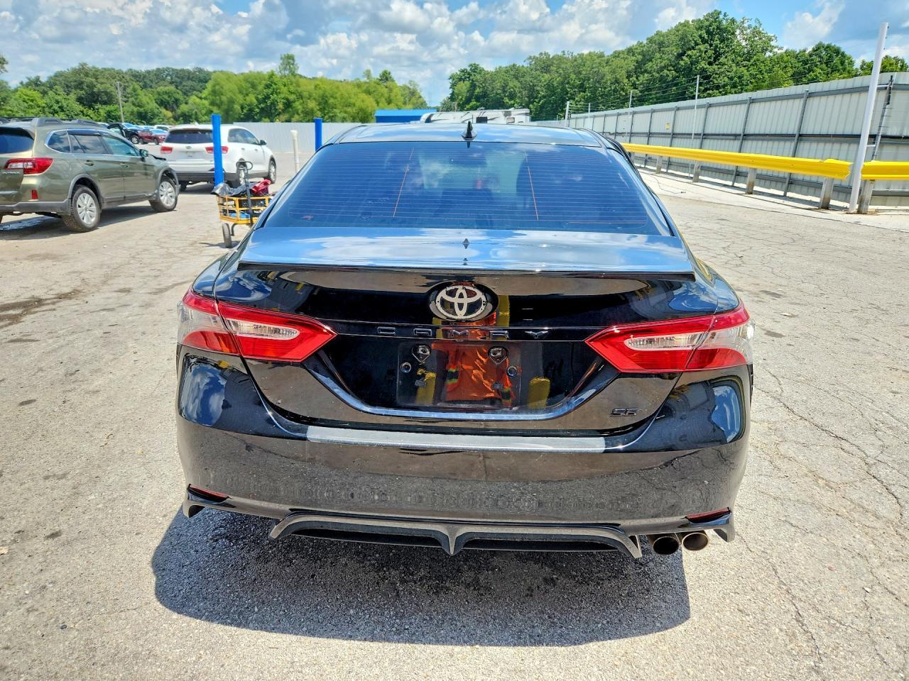 2019 Toyota Camry Se - zdjęcie 6