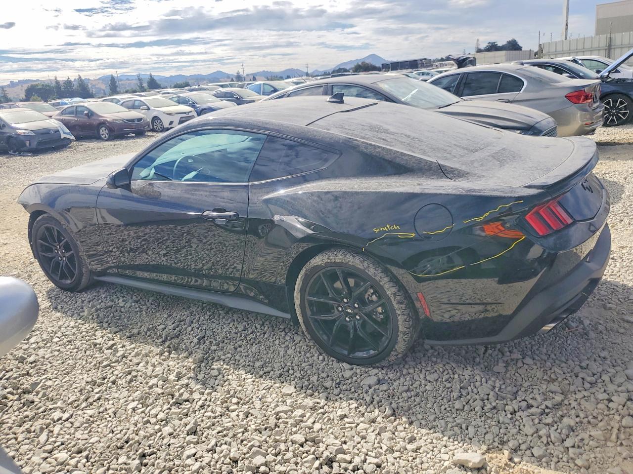 2025 Ford Mustang - zdjęcie 2