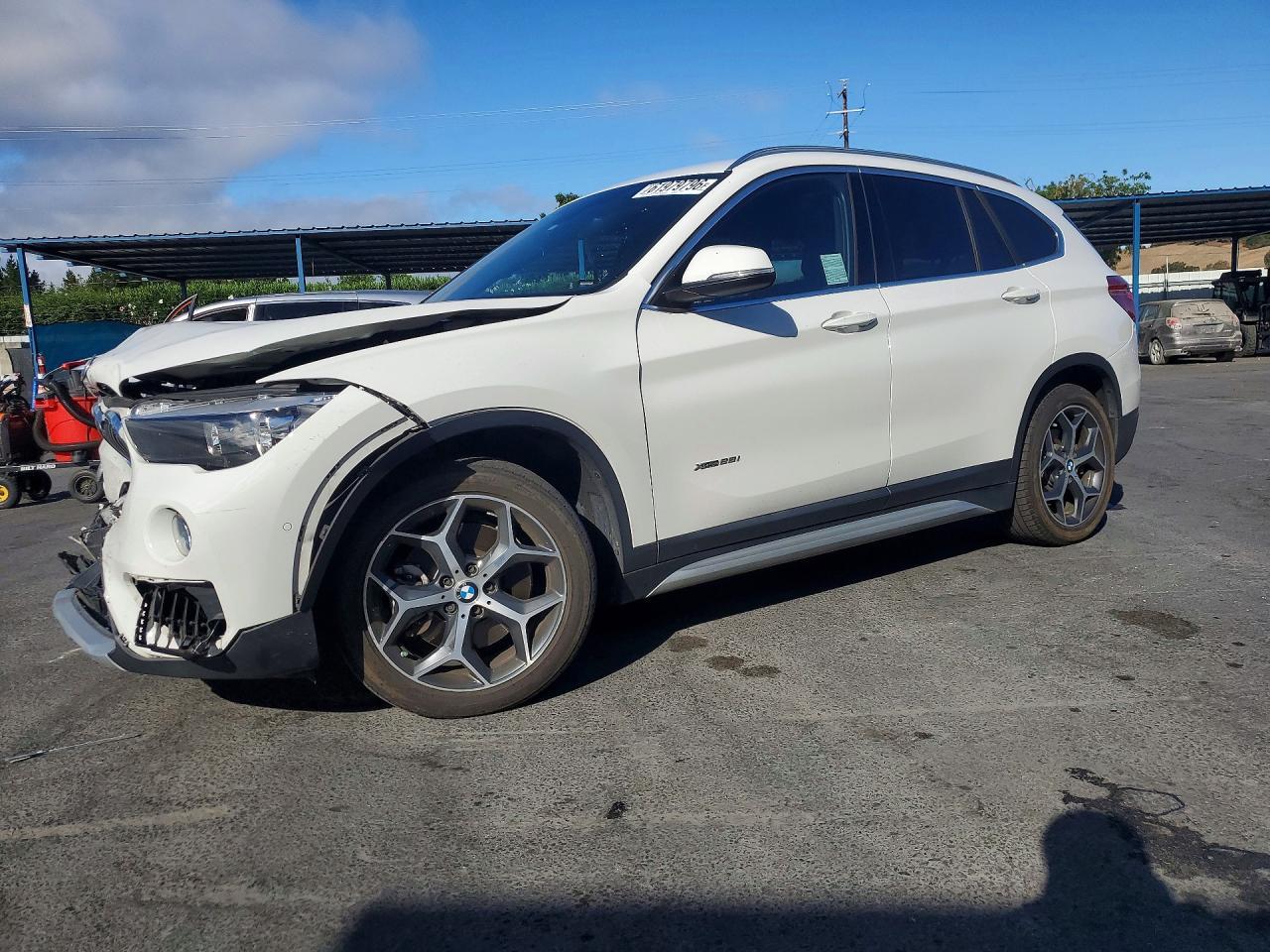 2017 BMW X1 xDrive28I - zdjęcie główne