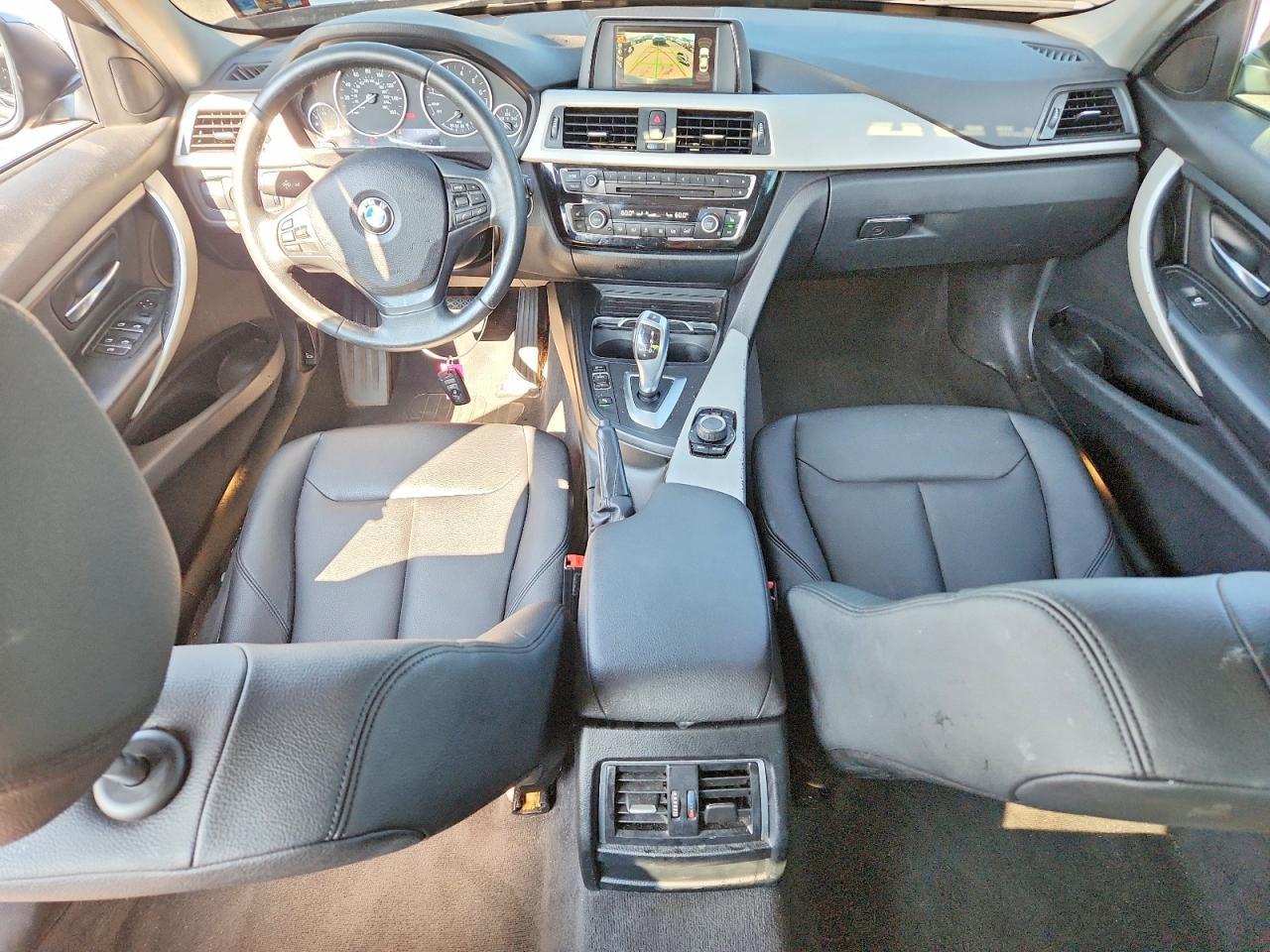 2016 BMW Seria 3 320i - zdjęcie 8