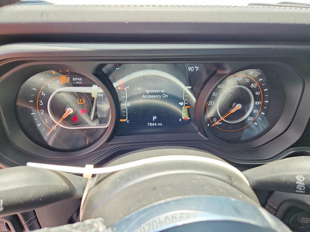2025 Jeep Wrangler Sahara - zdjęcie 9