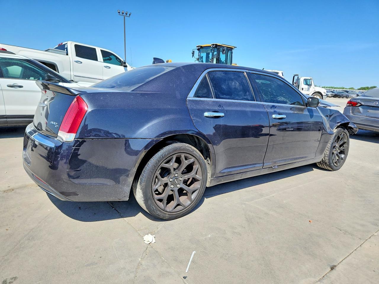 2017 Chrysler 300C - zdjęcie 3