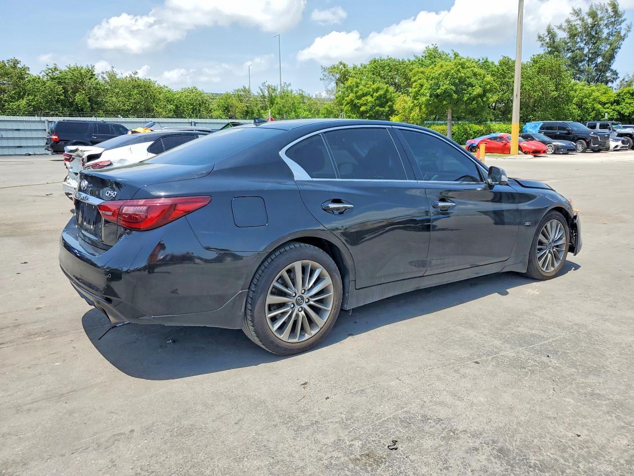 2019 Infiniti Q50 3.0T Luxe - zdjęcie 3