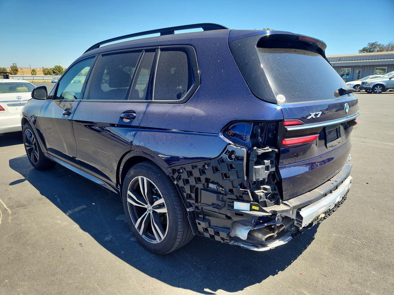 2026 BMW X7 xDrive40I - zdjęcie 2
