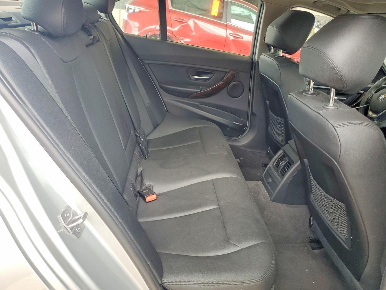 2015 BMW 328 I - zdjęcie 10