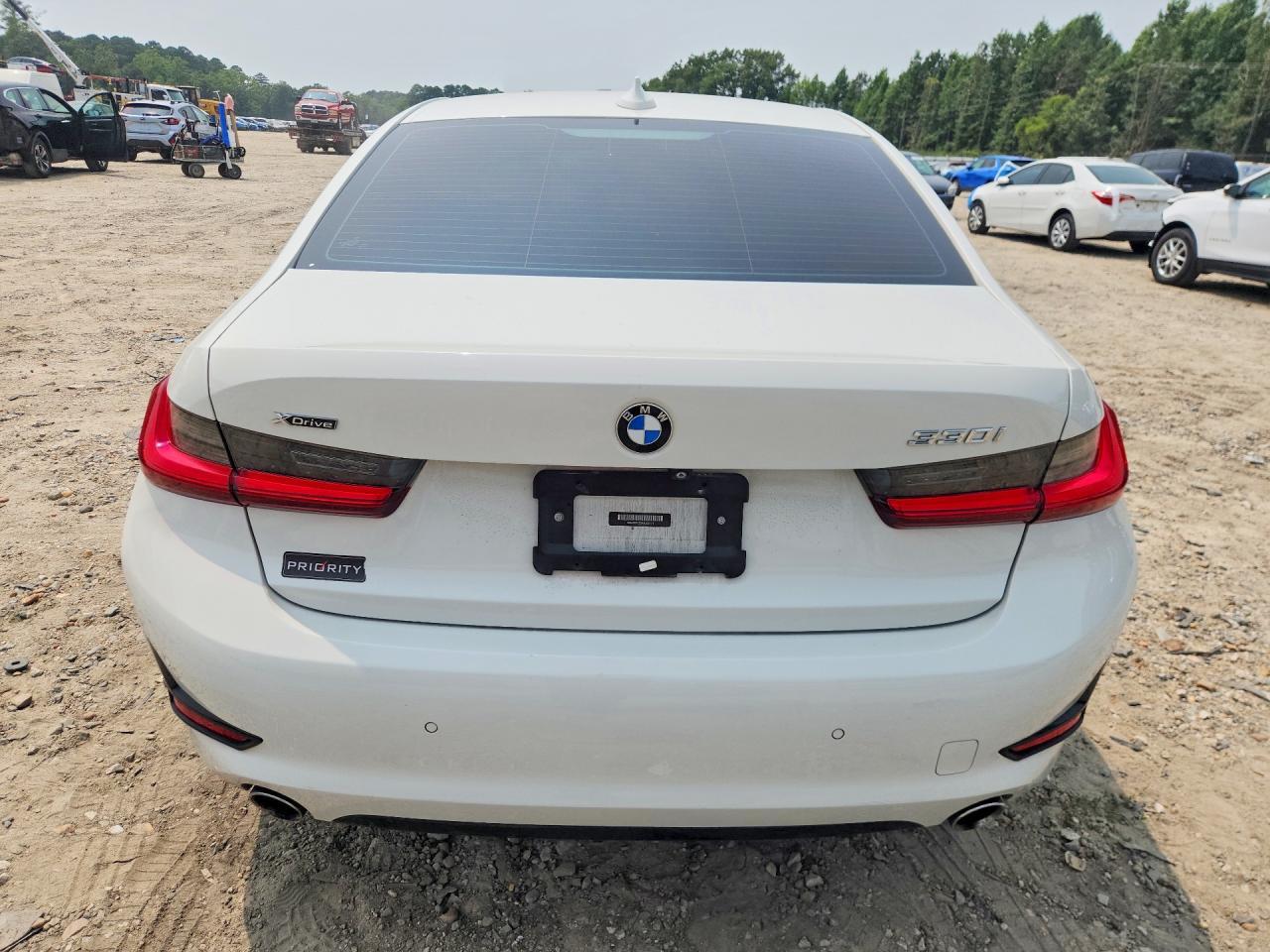 2019 BMW Seria 3 330i - zdjęcie 6