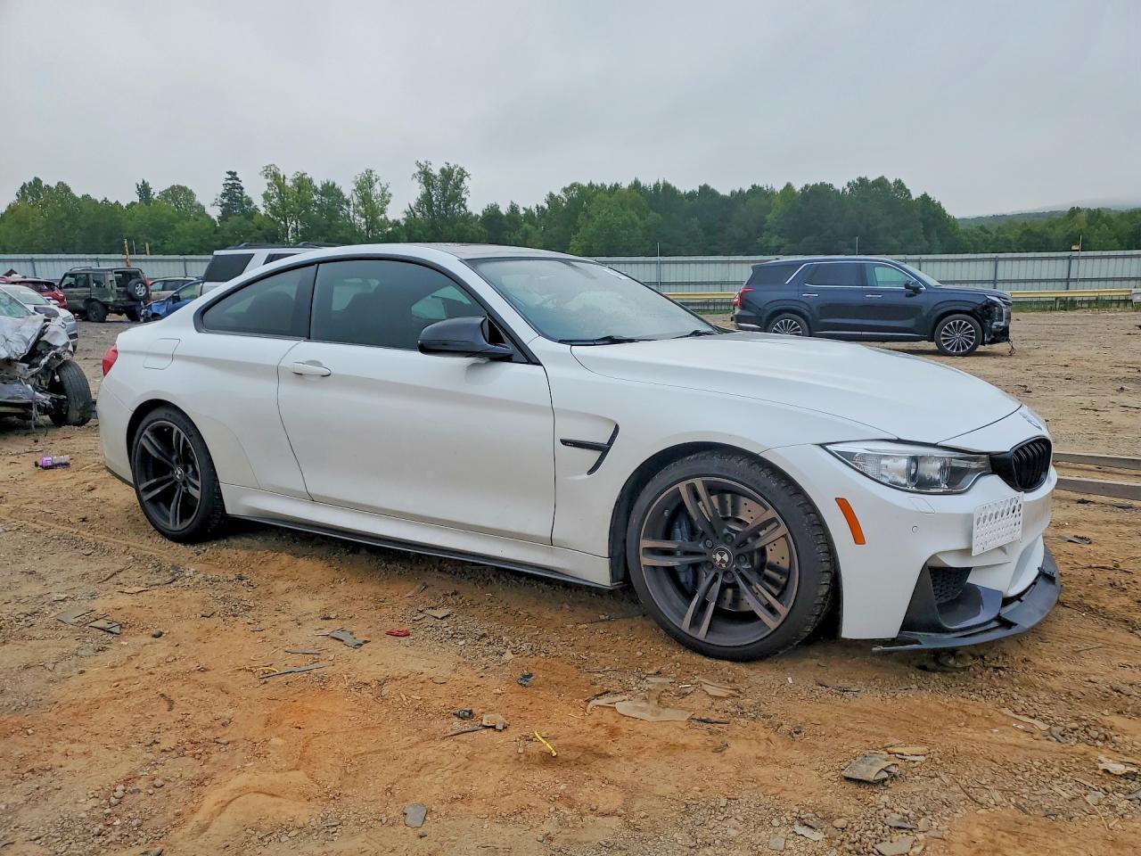 2015 BMW M4 - zdjęcie 4