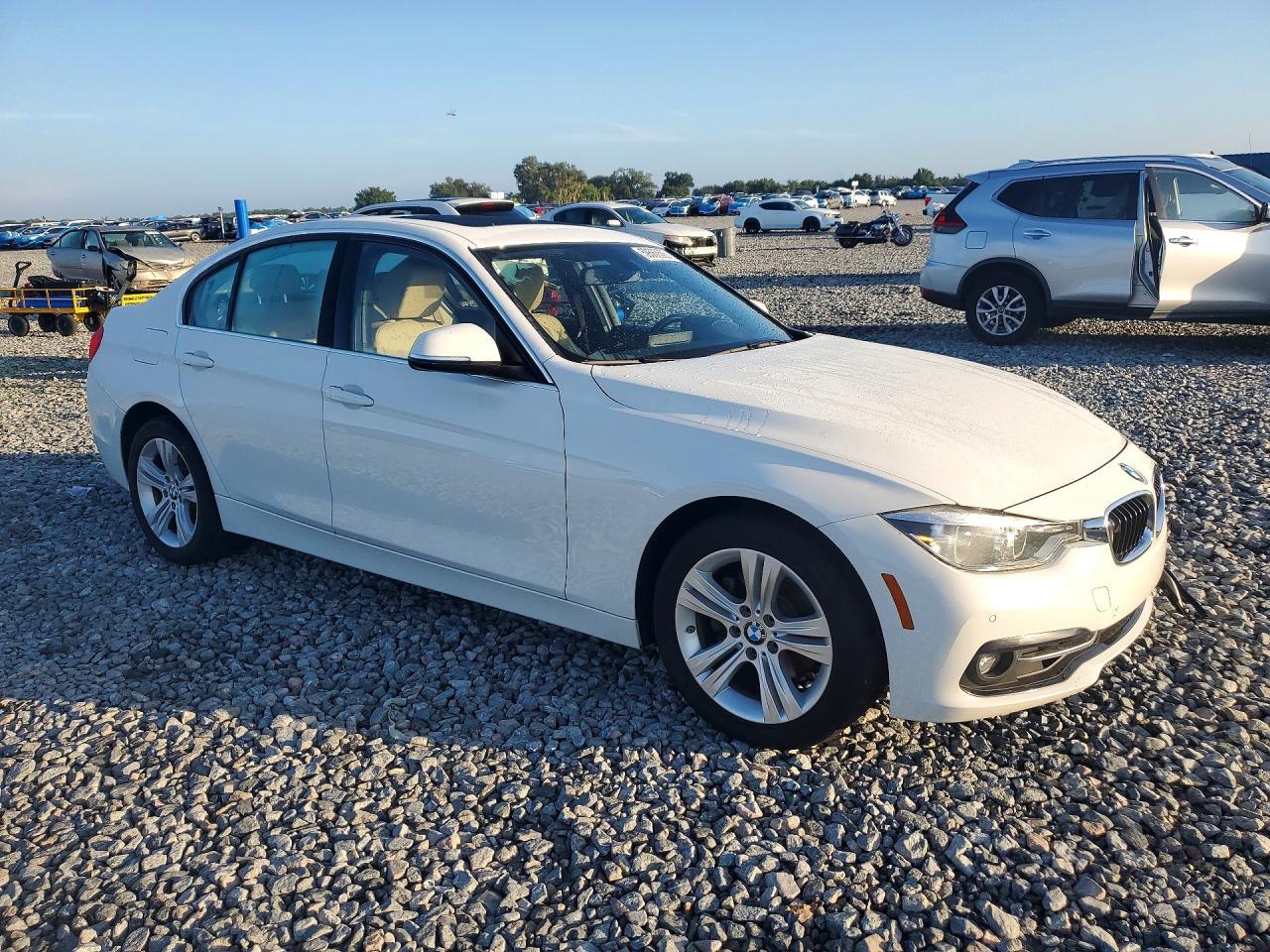 2018 BMW 330 I - zdjęcie 4