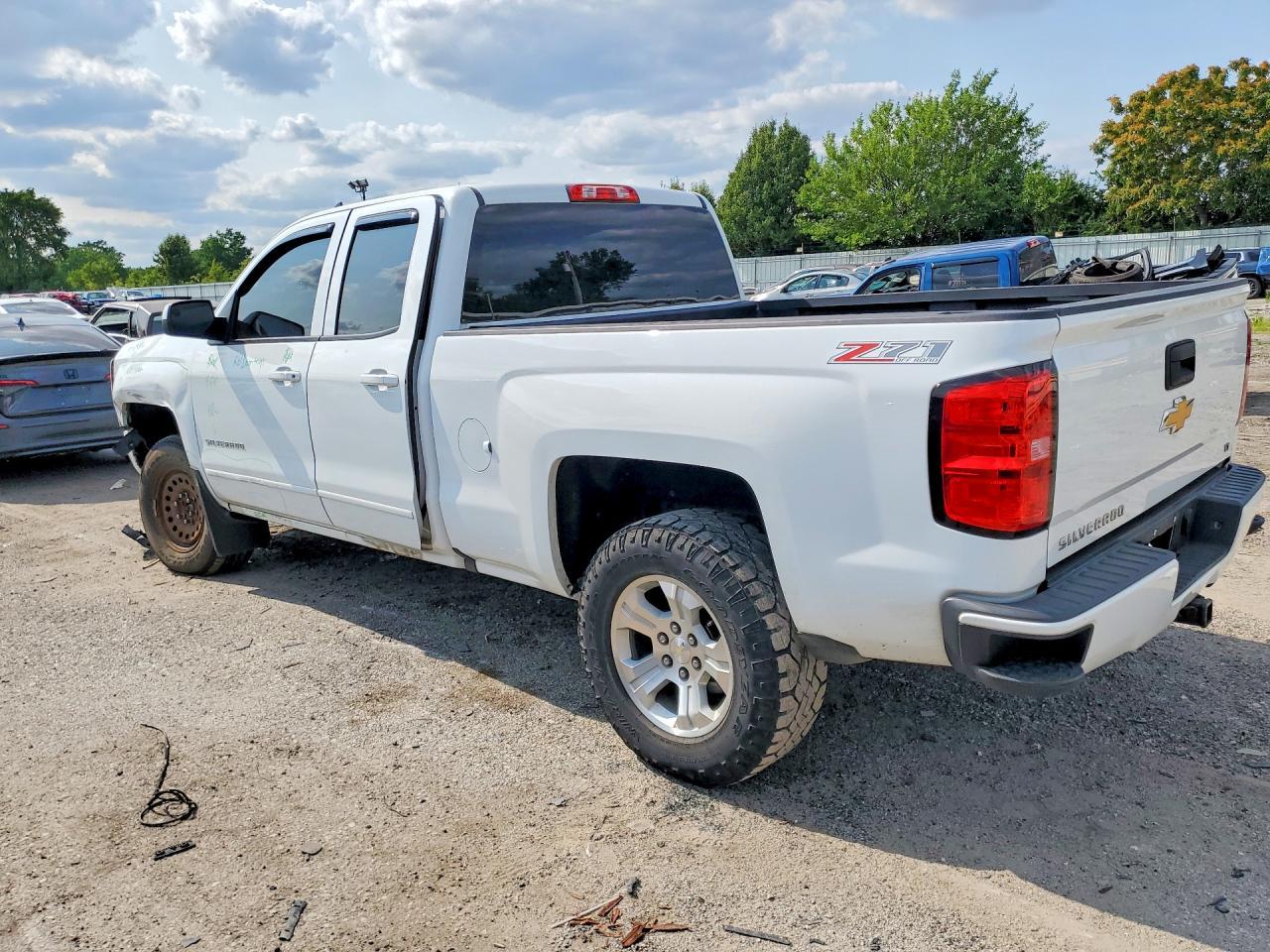 2017 Chevrolet Silverado K1500 Lt - zdjęcie 2