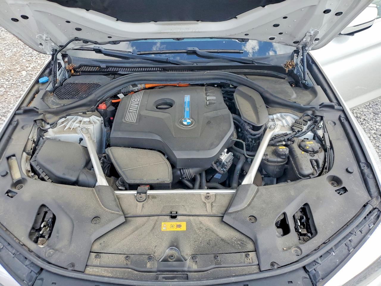2019 BMW 530E - zdjęcie 11