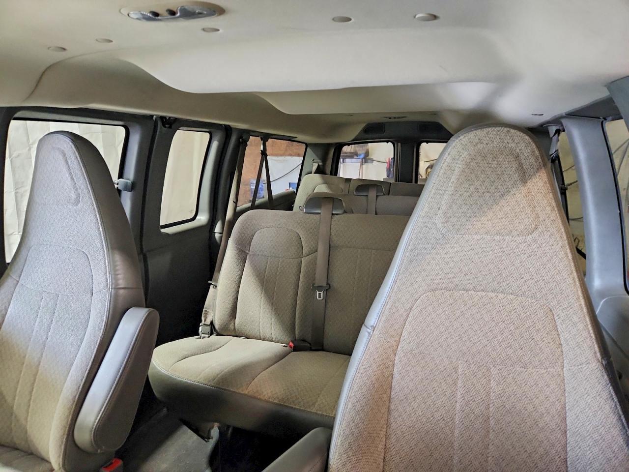 2020 Chevrolet Express G2500 Lt - zdjęcie 10
