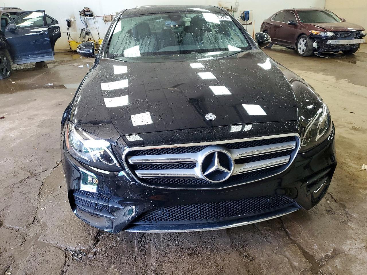 2017 Mercedes-Benz E 300 4Matic - zdjęcie 5