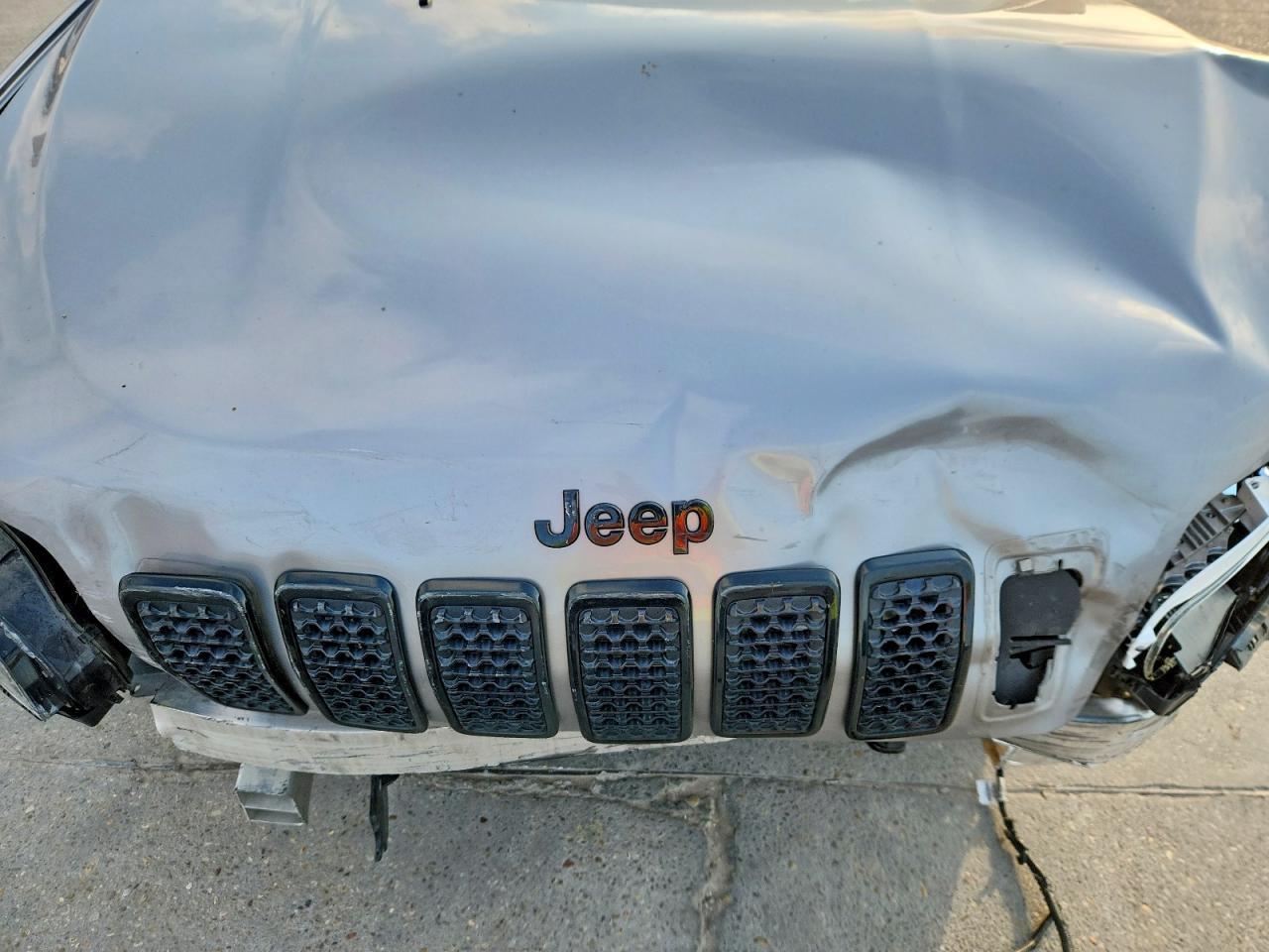 2019 Jeep Cherokee Latitude Plus - zdjęcie 12
