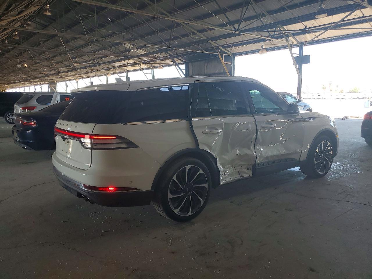 2020 Lincoln Aviator Reserve - zdjęcie 3