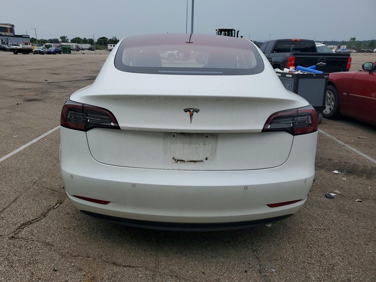 2018 Tesla Model 3 - zdjęcie 6