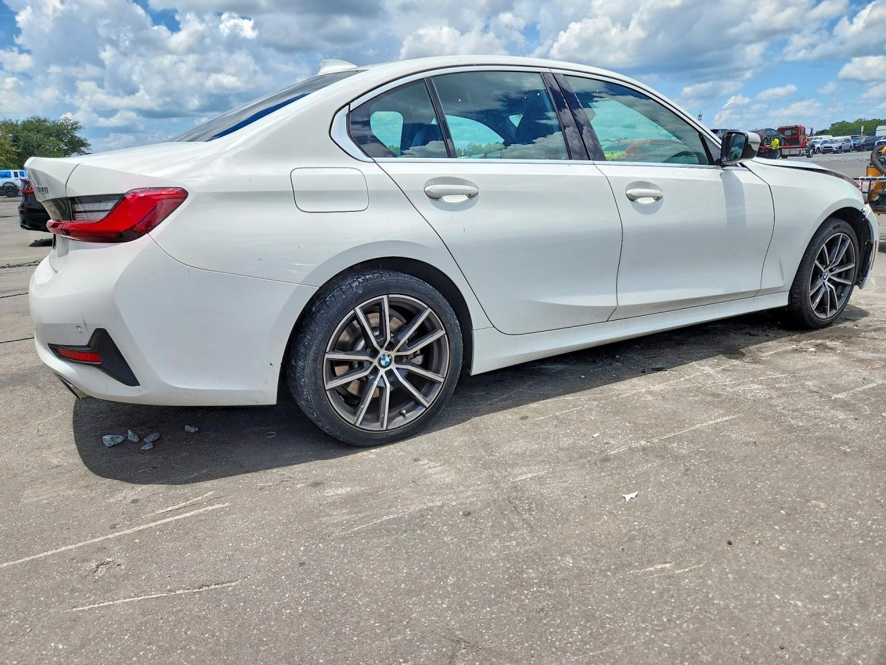 2020 BMW 330I - zdjęcie 3