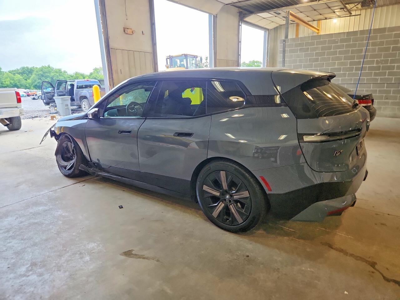 2023 BMW Ix - zdjęcie 2