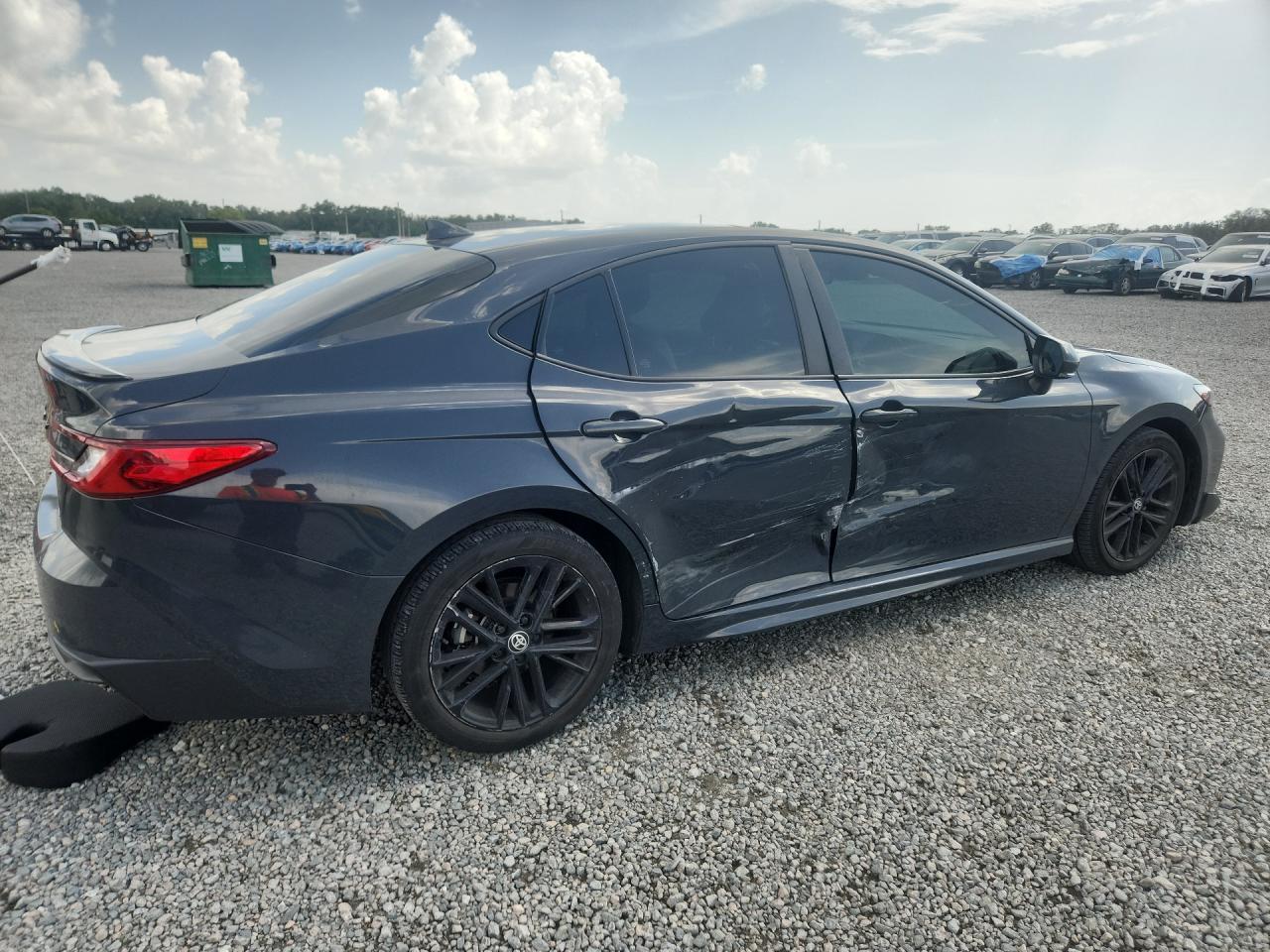 2025 Toyota Camry Se - zdjęcie 3